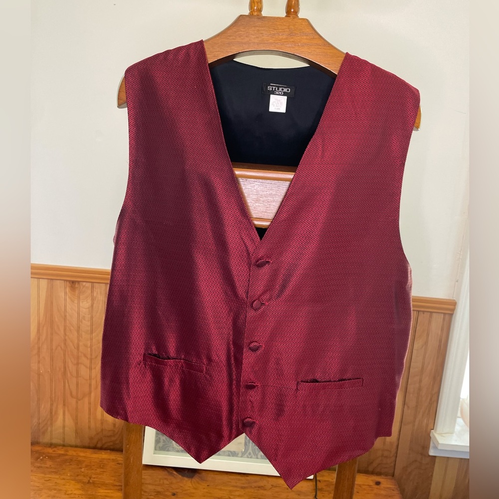🥳 5/$20 1990 Man’s Christmas/Formal Red Vest